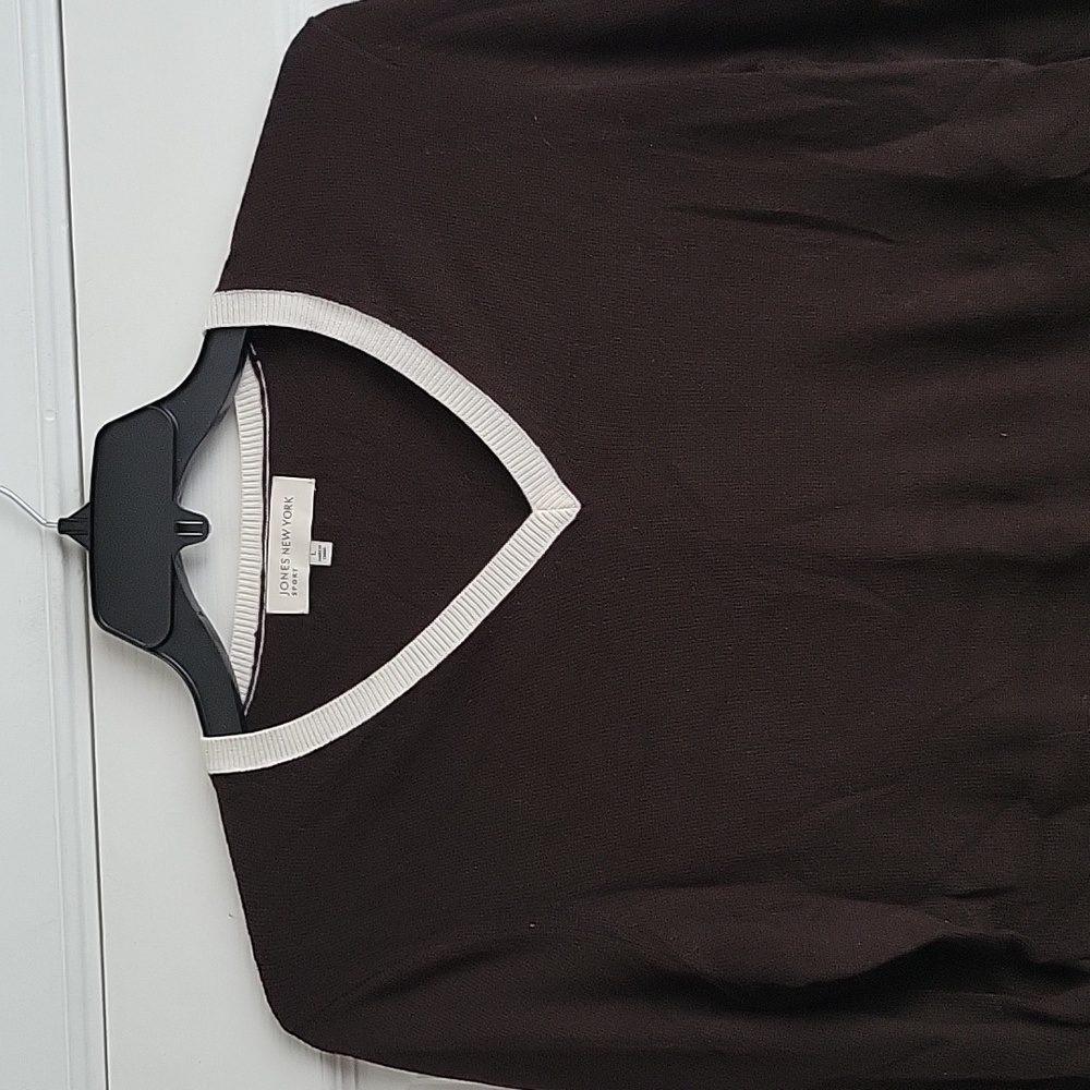 Jones New York Sport V Neck Lightweight Sweater - Picture 4 of 12